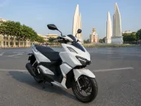Honda Click 160 ABS — спереди