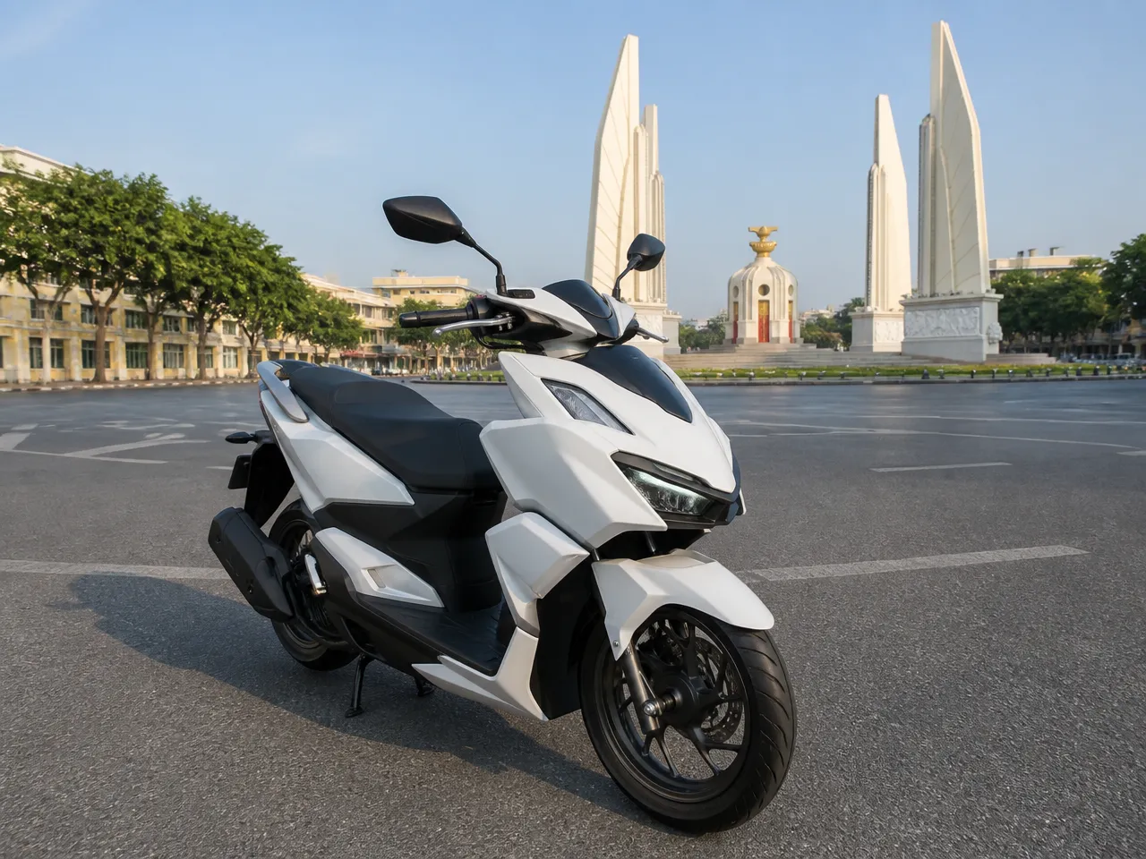 Honda Click 160 ABS — спереди
