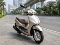 Honda Lead 125 — vorn