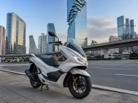 Honda PCX 150 — front