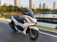 Honda PCX 160 — 전면