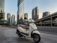 Yamaha Grand Filano — vorn