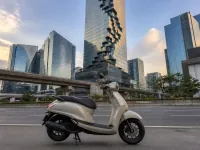 Yamaha Grand Filano — seitlich