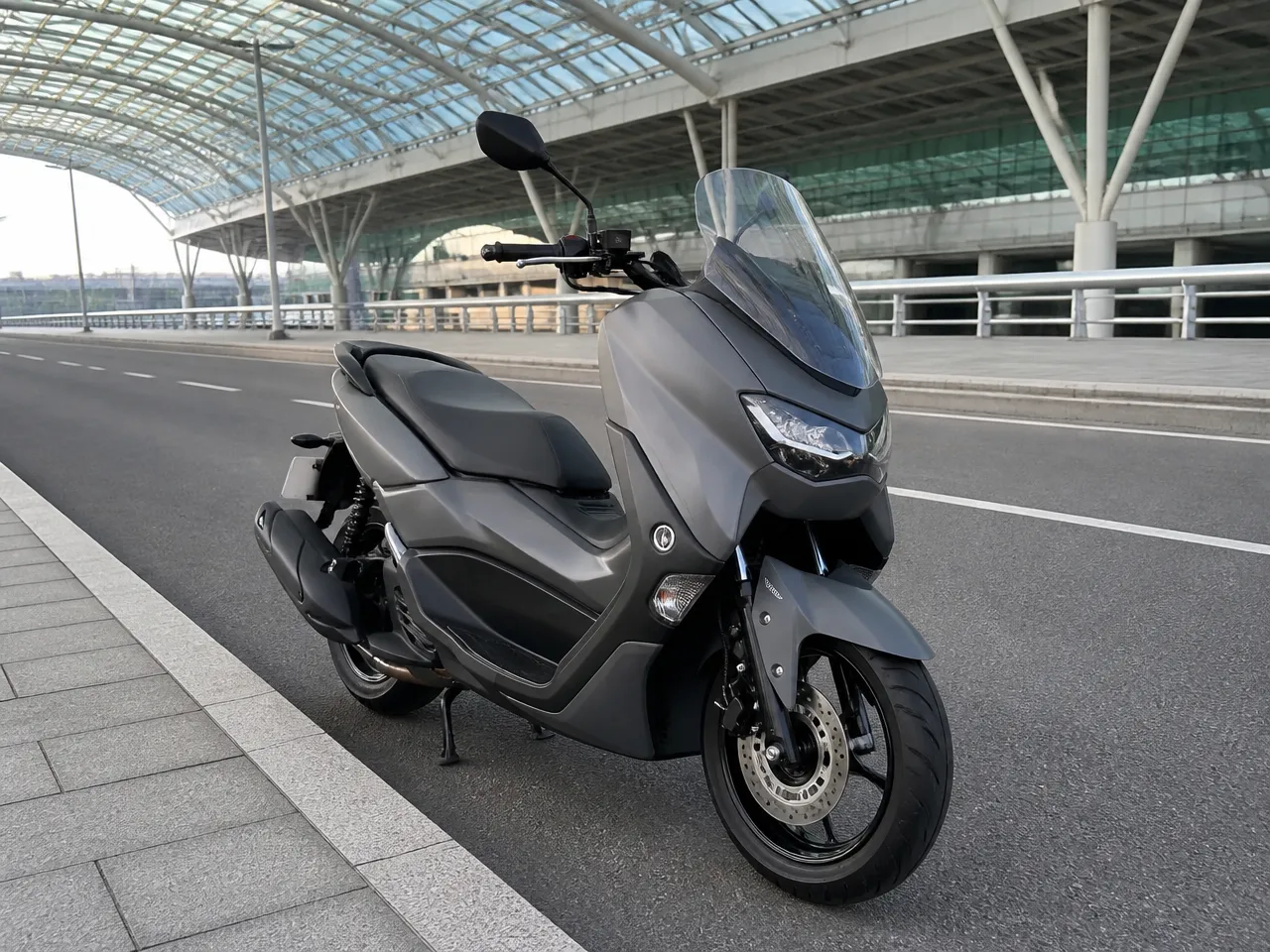 Yamaha NMAX 155 — ด้านหน้า