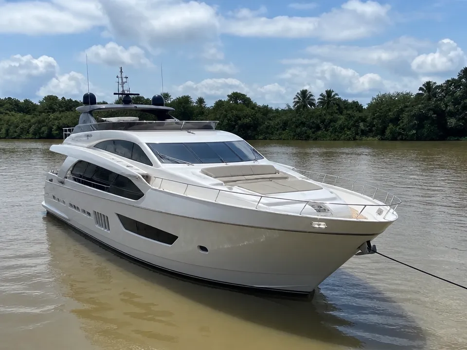 70 ft luxury yacht