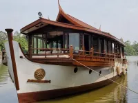 Traditional Thai rice barge — सामने