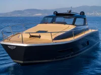 Mano Marine 26.50 — front