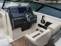 Quicksilver Activ 605 Sundeck — Detail