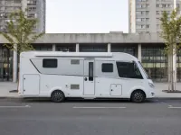 Bürstner IT 734 Edition 30 — seitlich