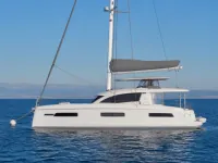 Aventura 37 — сбоку