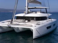 Fountaine Pajot Taiti 80 — спереди
