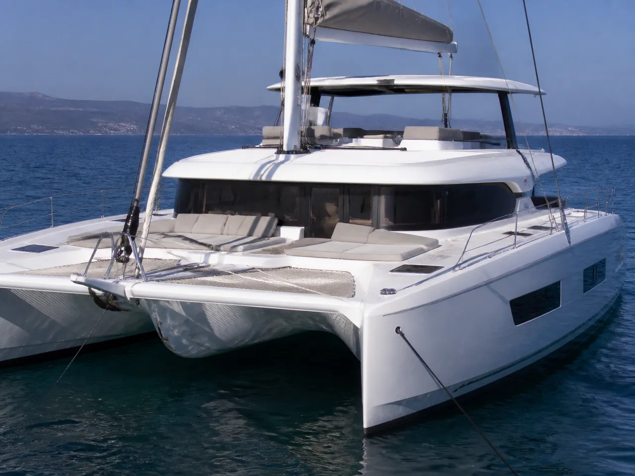 Fountaine Pajot Taiti 80 — спереди