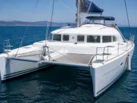 Lagoon 380 — anteriore