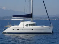 Lagoon 380 — laterale