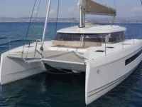 Nautitech 40 — anteriore
