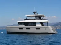 Ocean Voyager CAT 80 — side