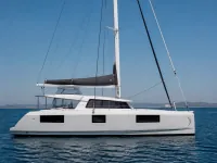 Outremer 42 — lateral