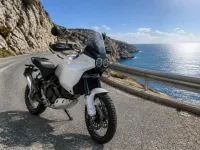 Ducati DesertX — 正面