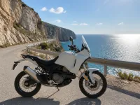 Ducati DesertX — 侧面