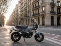 Honda Dax 125 — 侧面