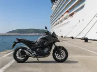 Honda NC 750 X — lateral