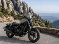 Honda Rebel 1100 — front