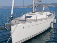 Bavaria 45 Cruiser — спереди