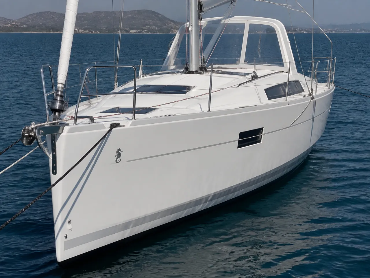 Beneteau Oceanis 38.1 — avant