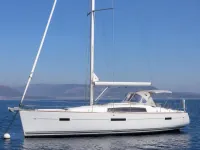 Beneteau Oceanis 43 — lateral