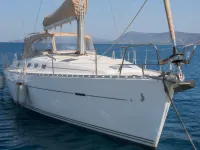 Beneteau Oceanis Clipper 423 — avant