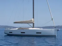 Dufour 430 — seitlich