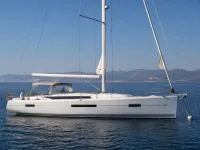 Jeanneau Sun Odyssey 469 — 侧面