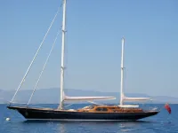 Yarrow & Co Ketch 110 — side