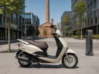 Honda Lead 110 — side