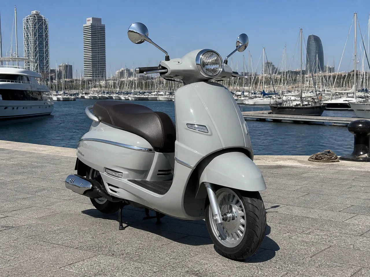 Peugeot Django 125 — 正面