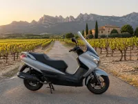 Suzuki Burgman 200 — laterale