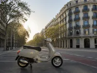 Vespa Primavera 125 — 侧面