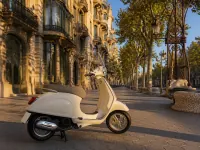 Vespa Primavera 75 — seitlich