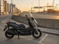Yamaha XMAX 300 — seitlich