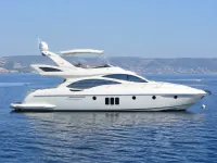 Azimut 46 — 侧面