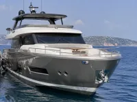 Explorer 92 — frontal