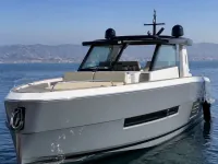 Fjord 36 Express — спереди