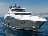Heesen 37 m — front