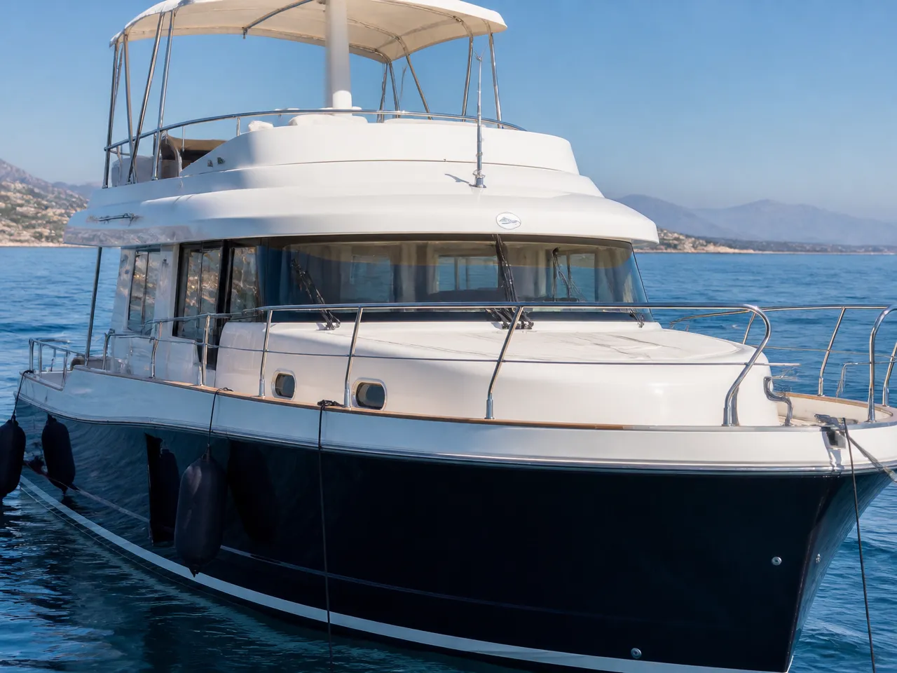 Menorquin Yachts 150 Fly — frontal