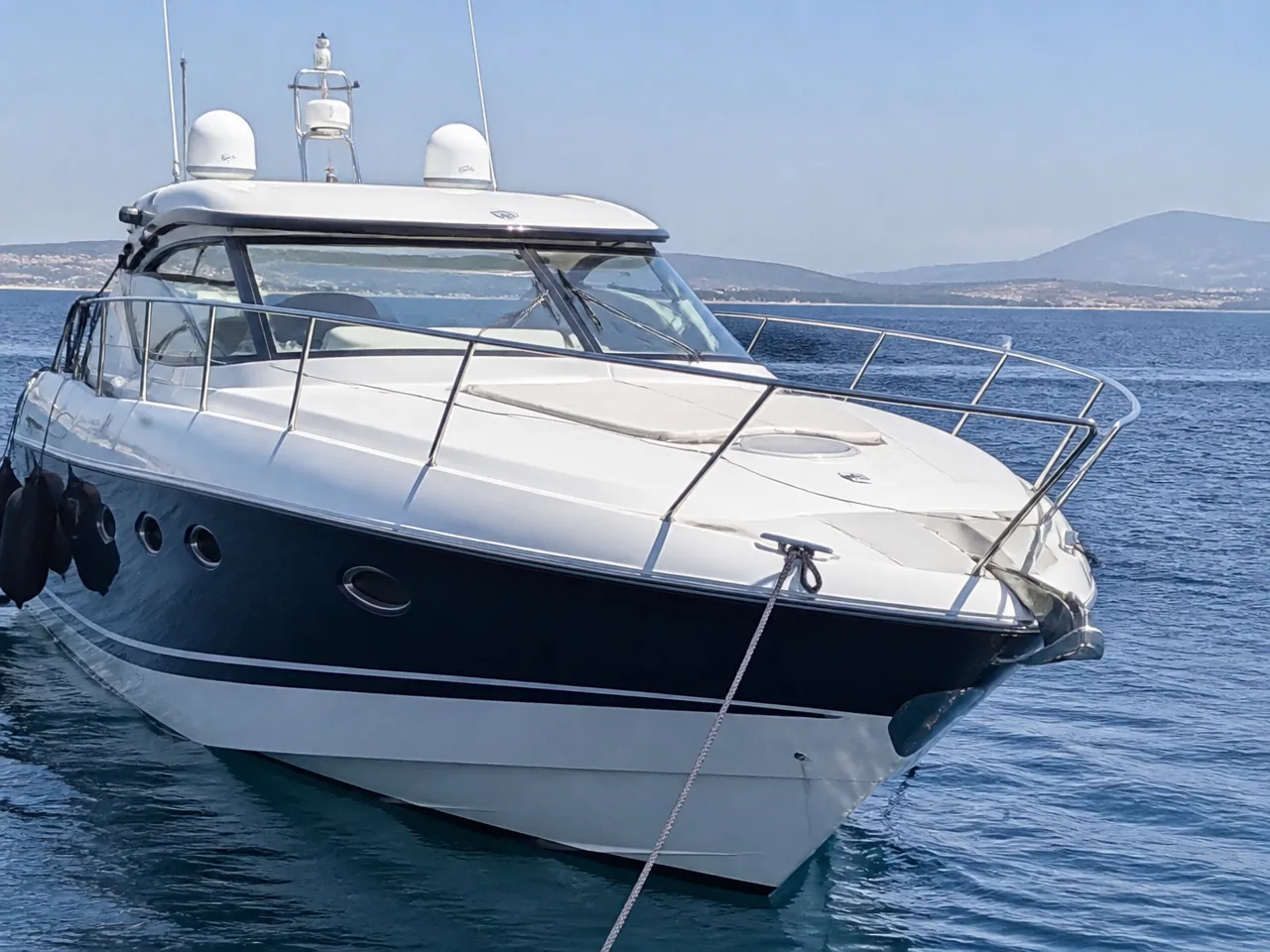 Sunseeker Camargue 52 — спереди