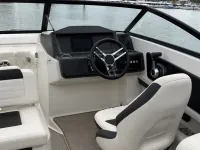 Bayliner VR5 — деталь