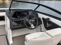 Bayliner VR6 — деталь