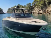 Invictus CX 240 — front