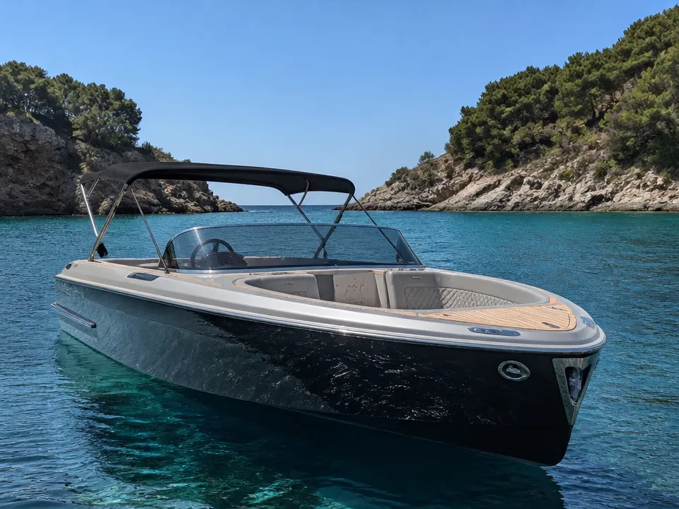 Maxima Boats 840