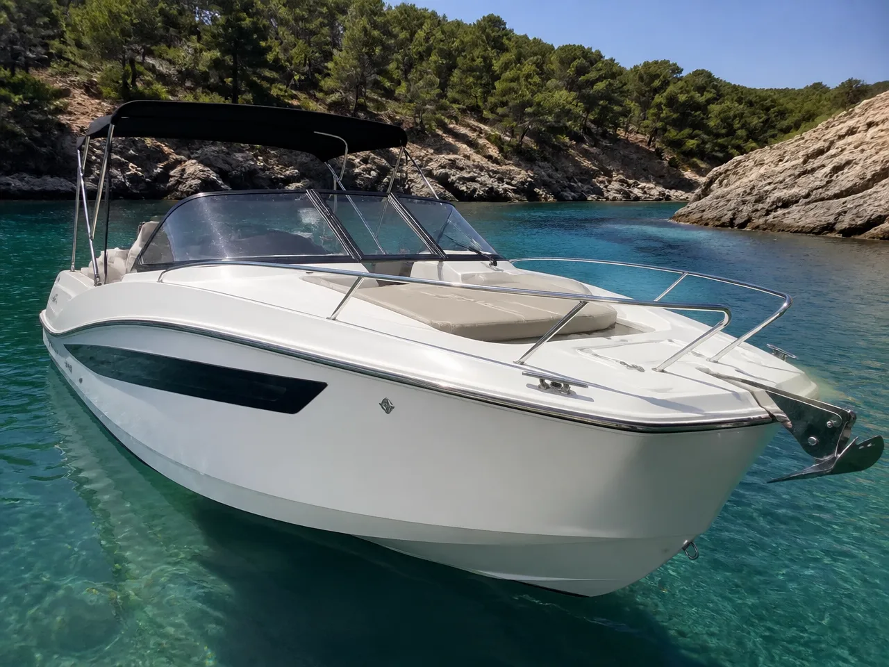 Quicksilver 805 Open — front